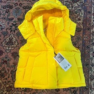 NWT lululemon wunder puff cropped vest size 0